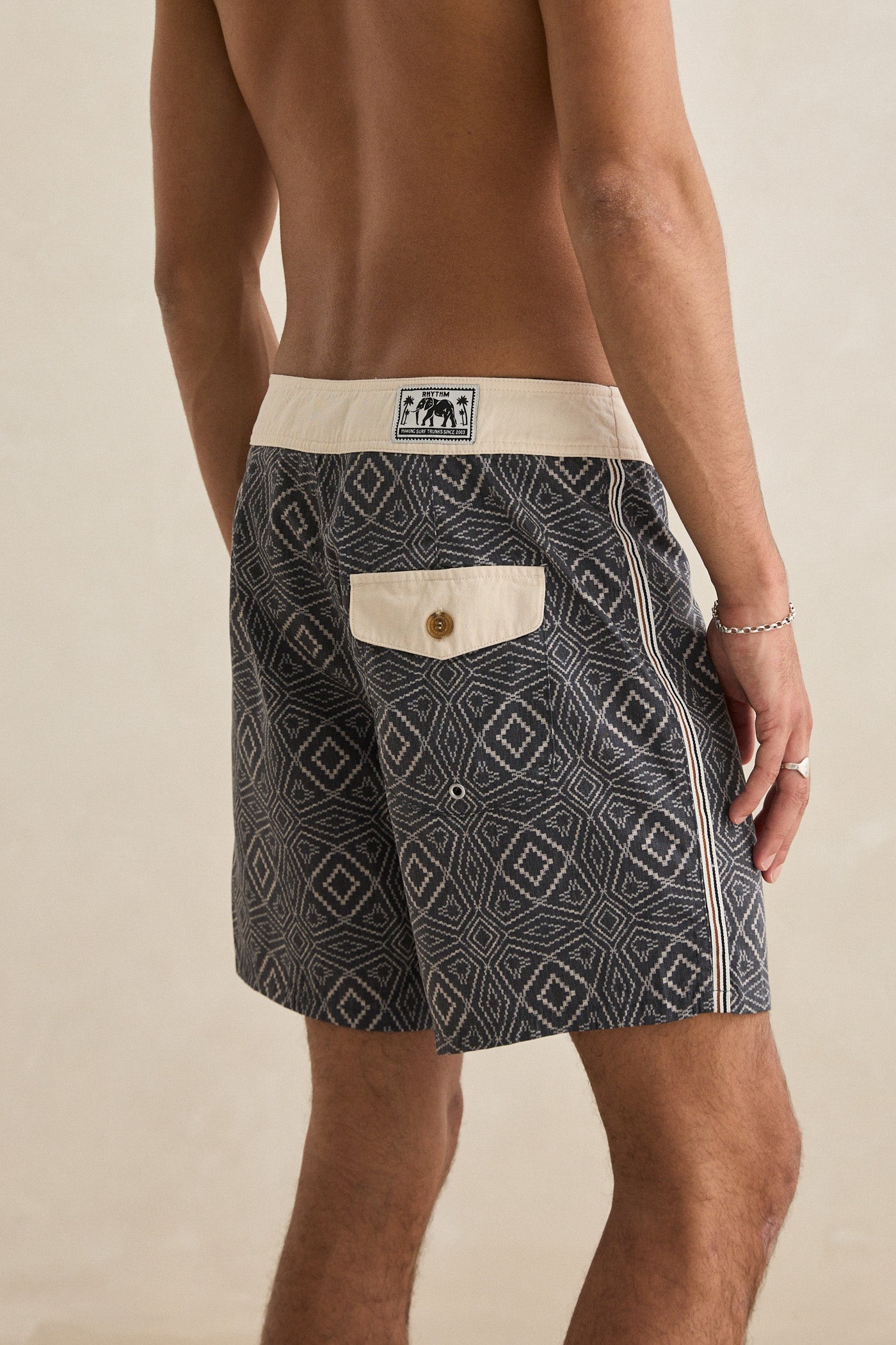 Mosaic Heritage Trunk Black Black - Image 4