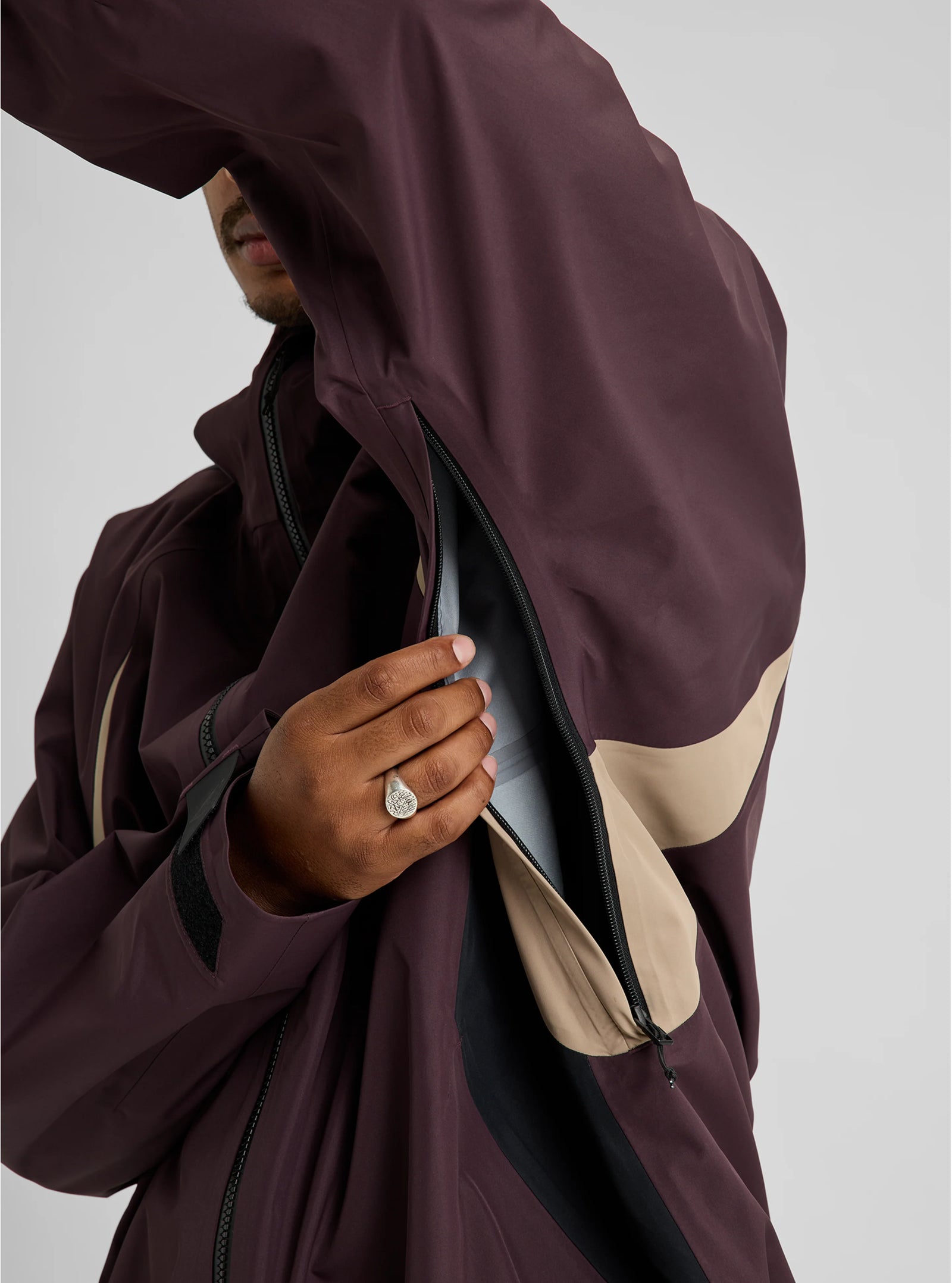 Futuretrust 3L Jacket Bear Hug Brown / True Black / Summit Taupe - Image 10