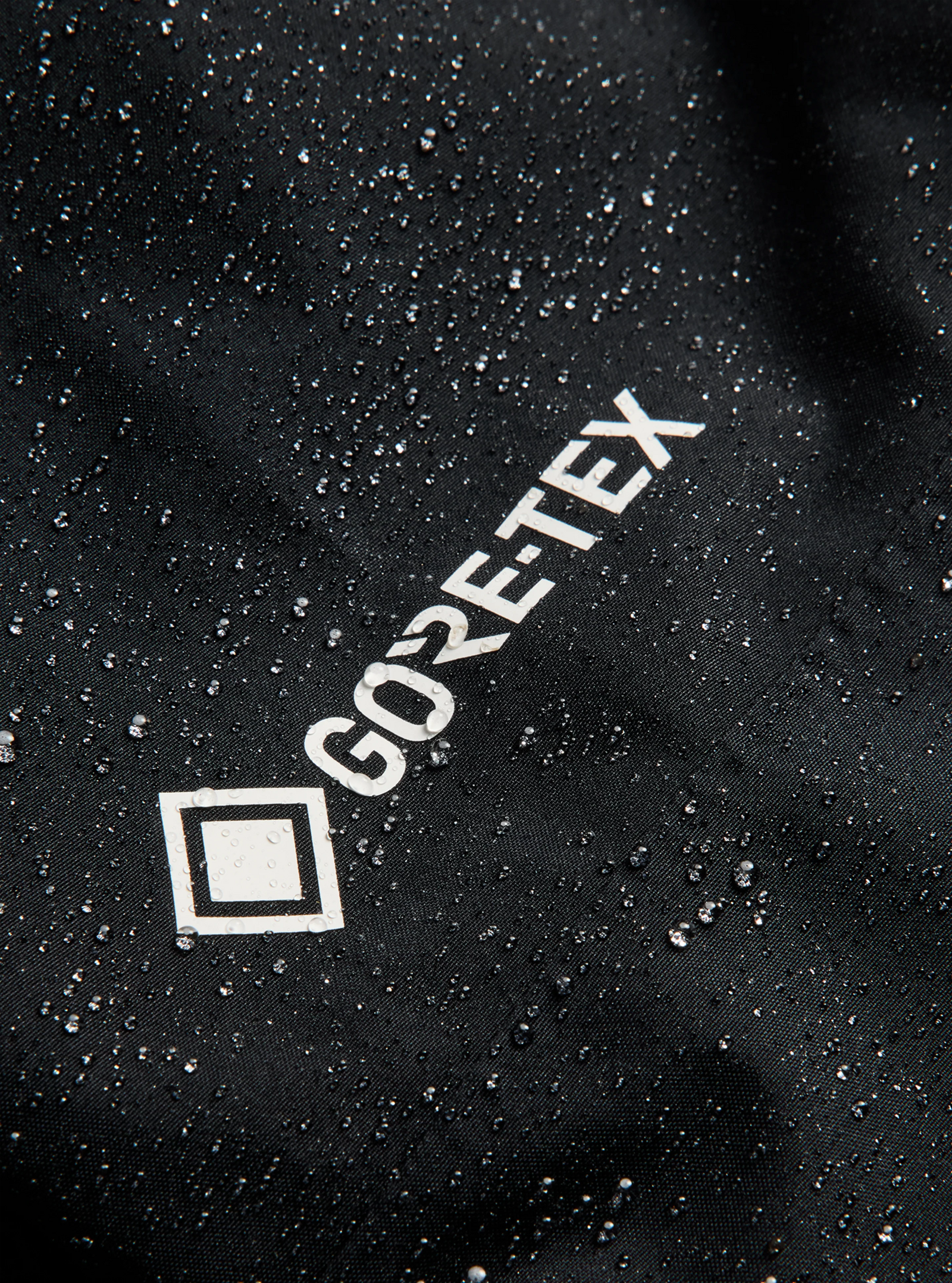 Mens Reserve Gore-Tex 2L Jacket True Black - Image 16