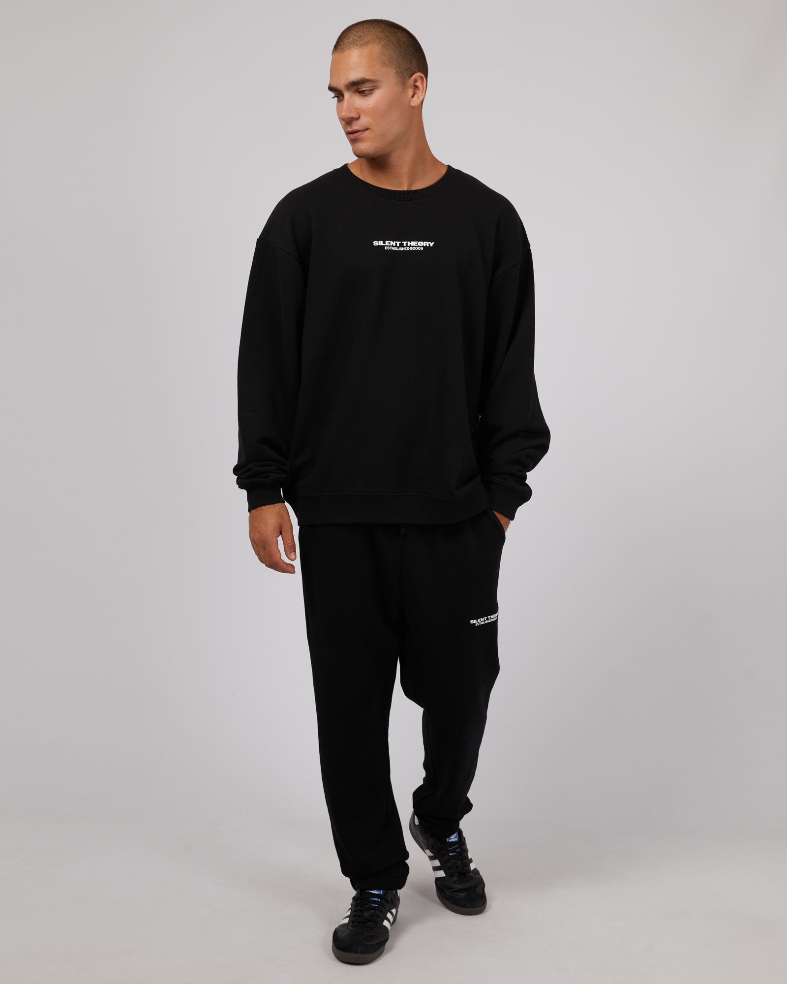 Essential Theory Crew Black Black - Image 3