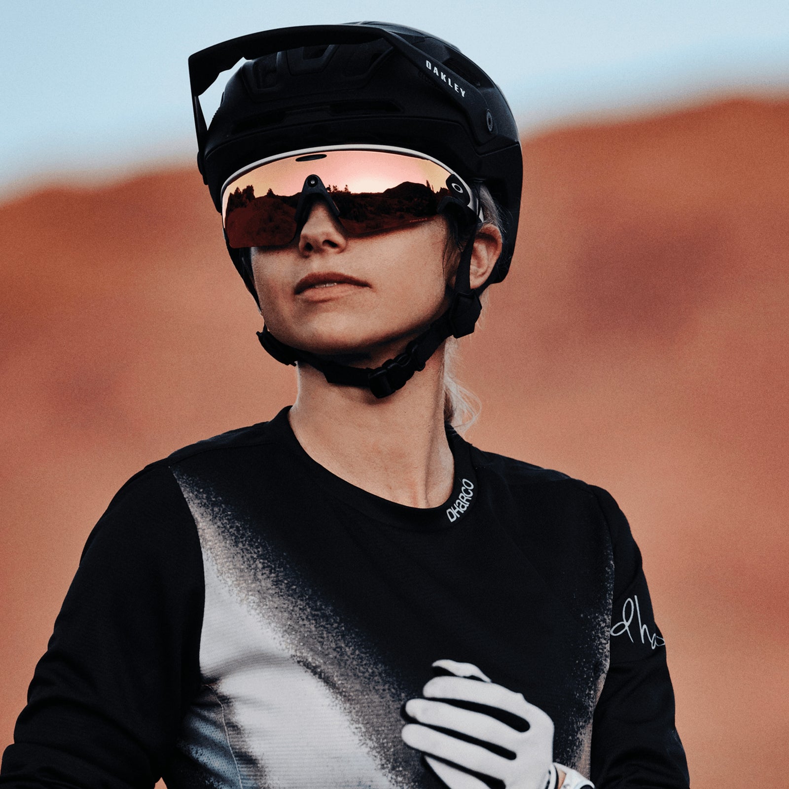 Meta Vanguard White - Prizm Rose Gold - Image 7