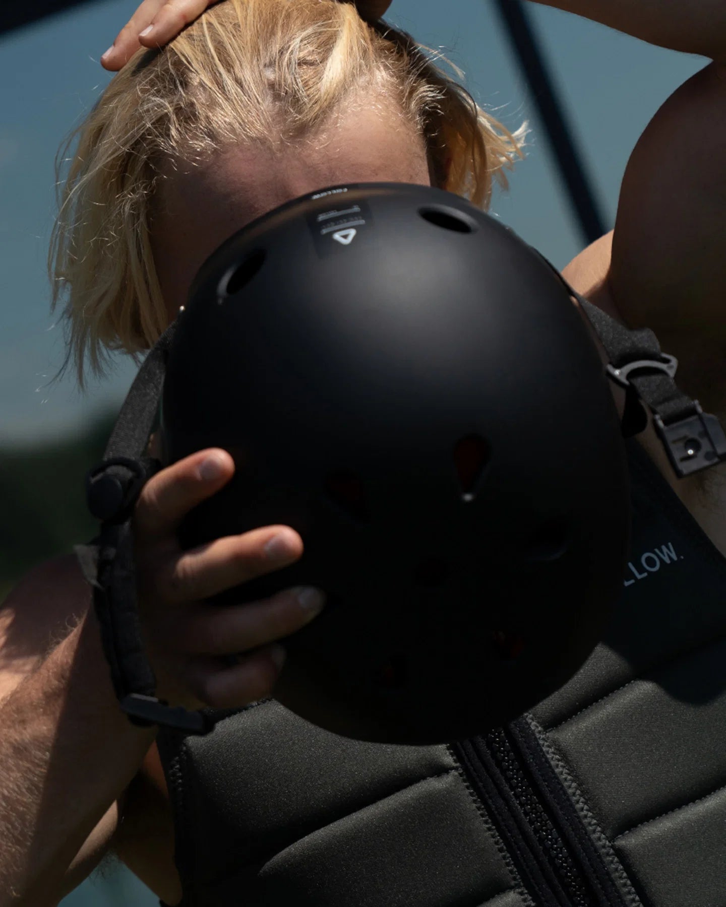 Pro Helmet Matte Black - Image 11