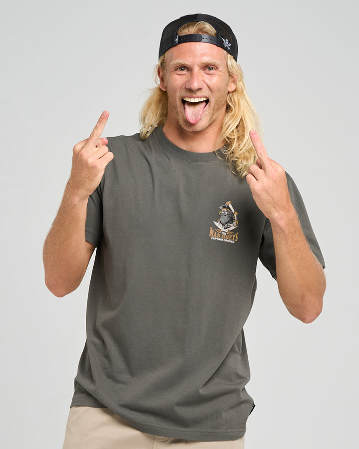 CAPTAIN SHIP FACED SS TEE