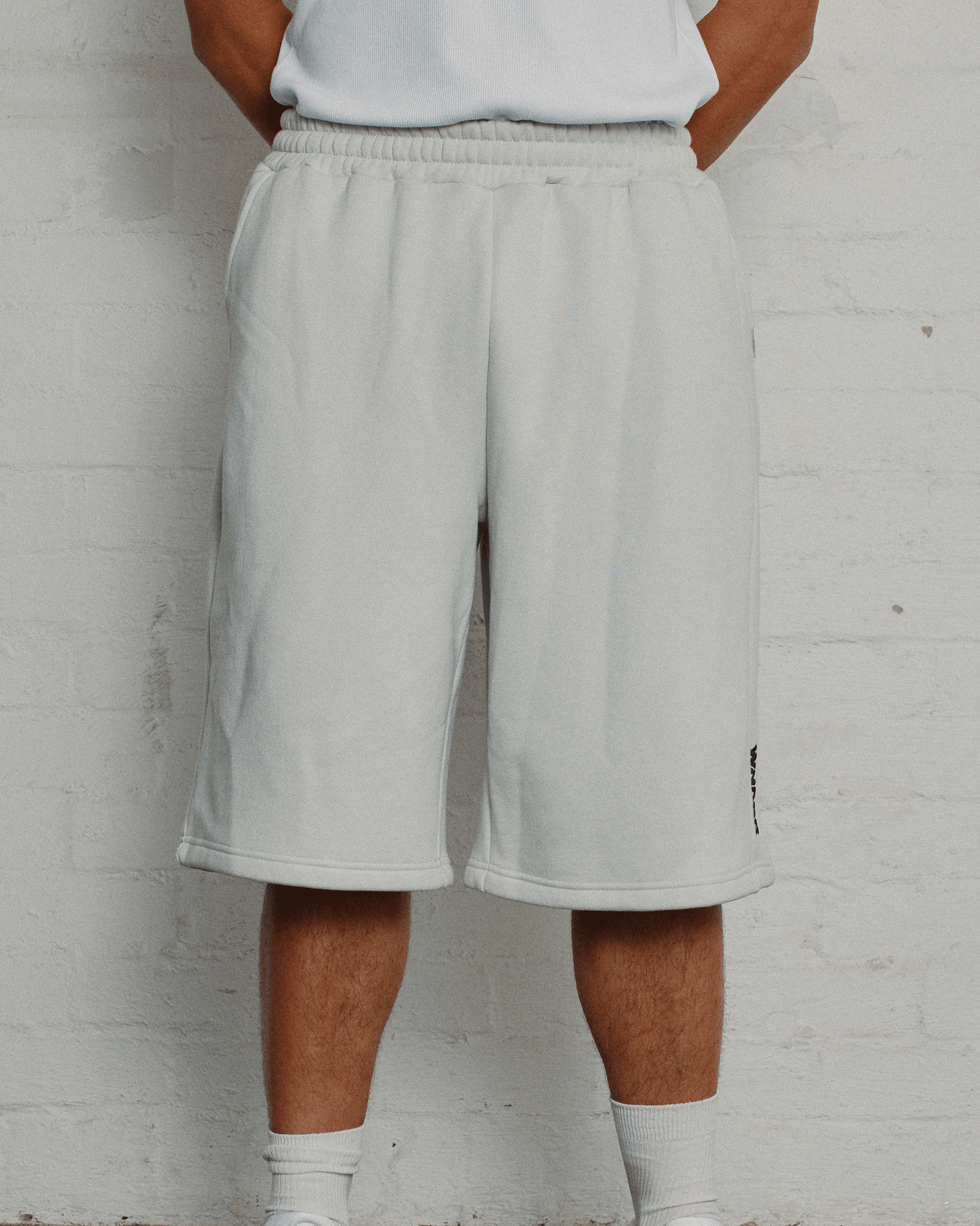 Halo Trackshort Oyster - Image 6
