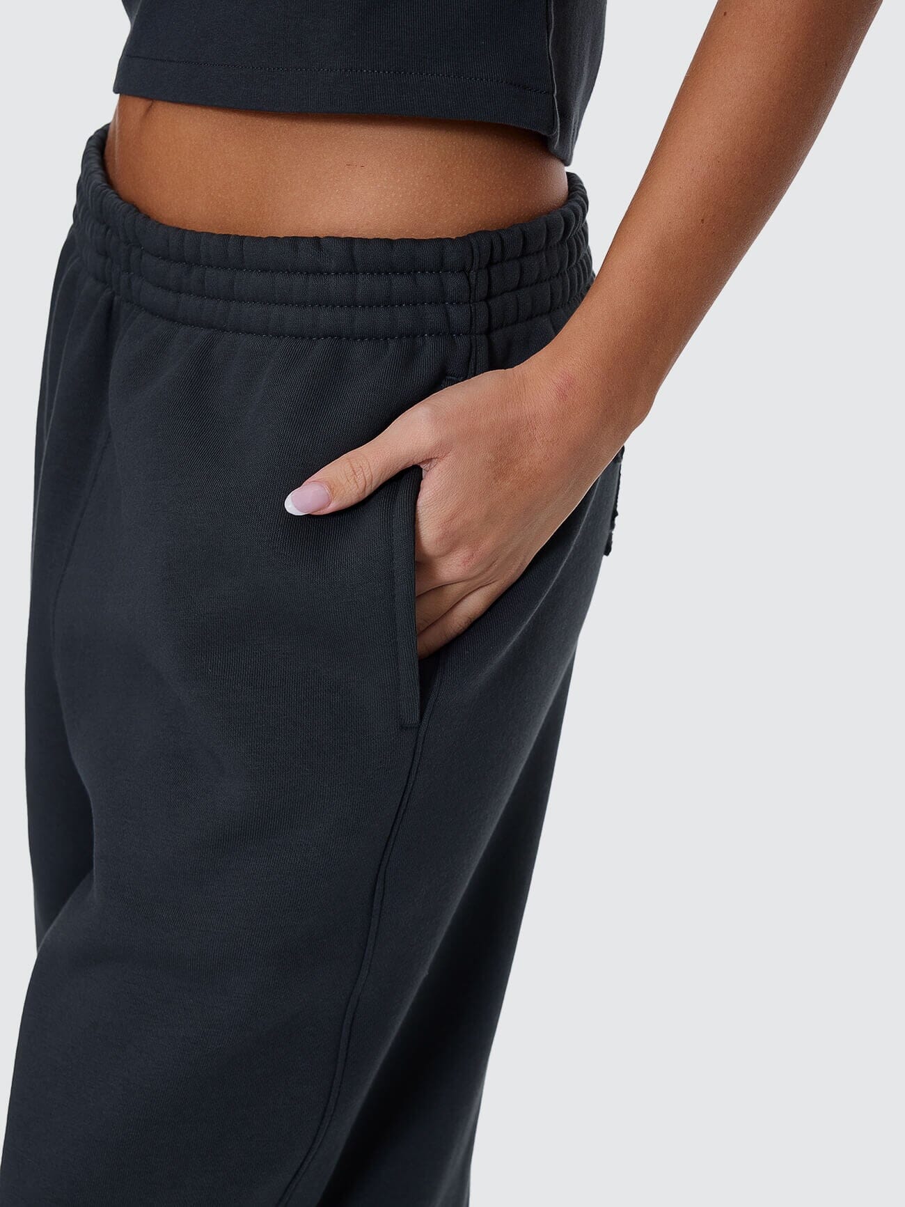Womens Playmaker Track Pant Carbon - Image 8