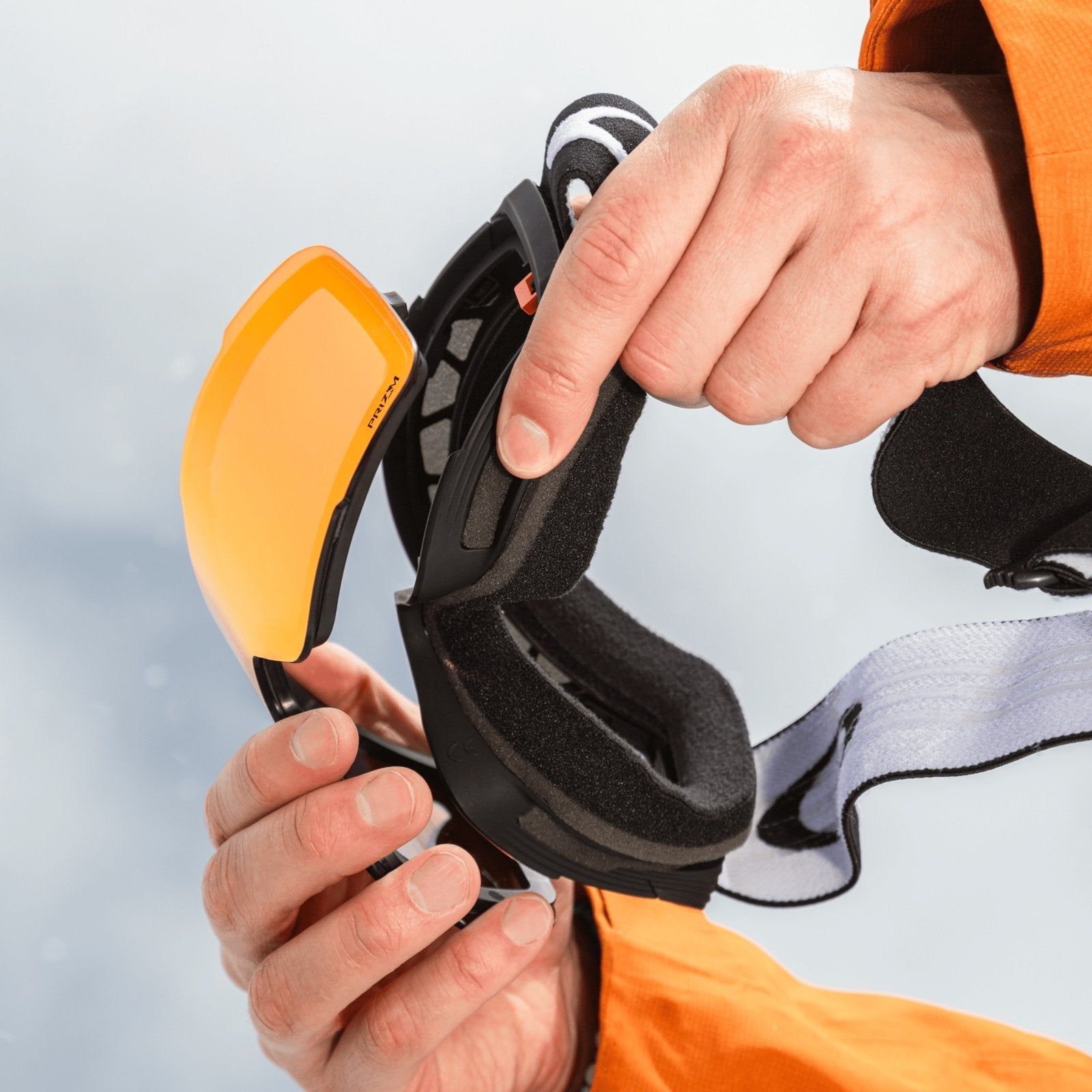 Line Miner Pro M (Low Bridge Fit) Snow Goggle Matte Black - Prizm Snow Sapphire Iridium Lens w/ Prizm Snow Iced Iridium Lens - Image 7