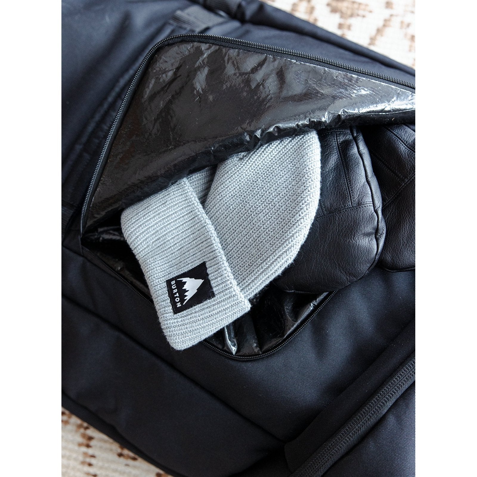Wheelie Flight Attendant Snowboard Bag True Black - Image 11