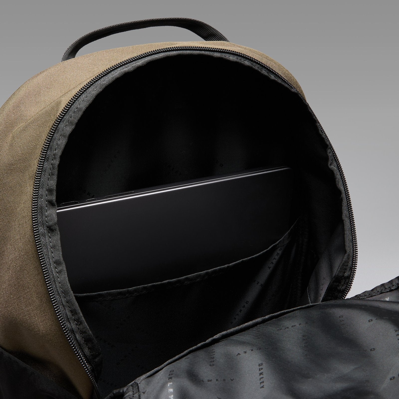 Enduro 20L Backpack Deep Olive - Image 12