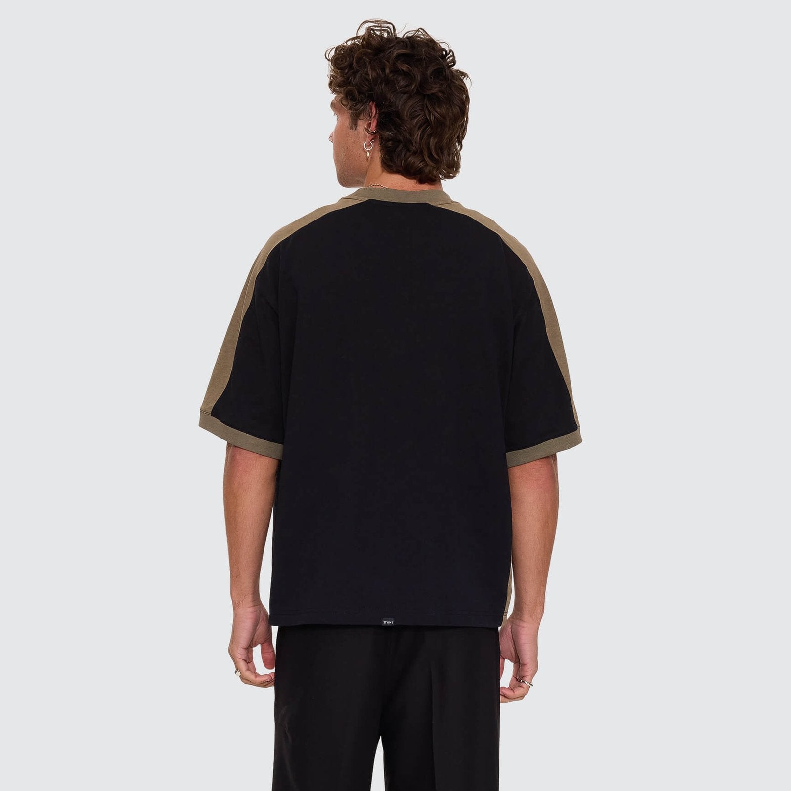 New Ways Of Living Box Crop Panel Tee Black - Image 4