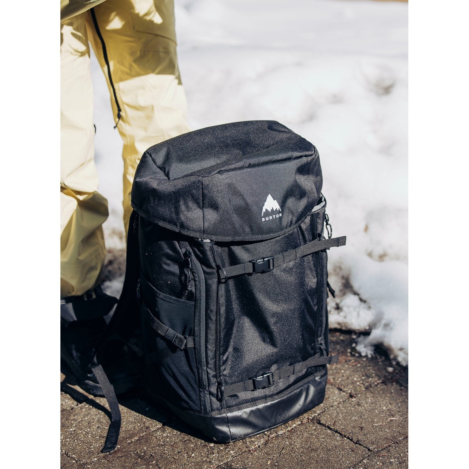 Gig Boot 48L Pack True Black - Image 5
