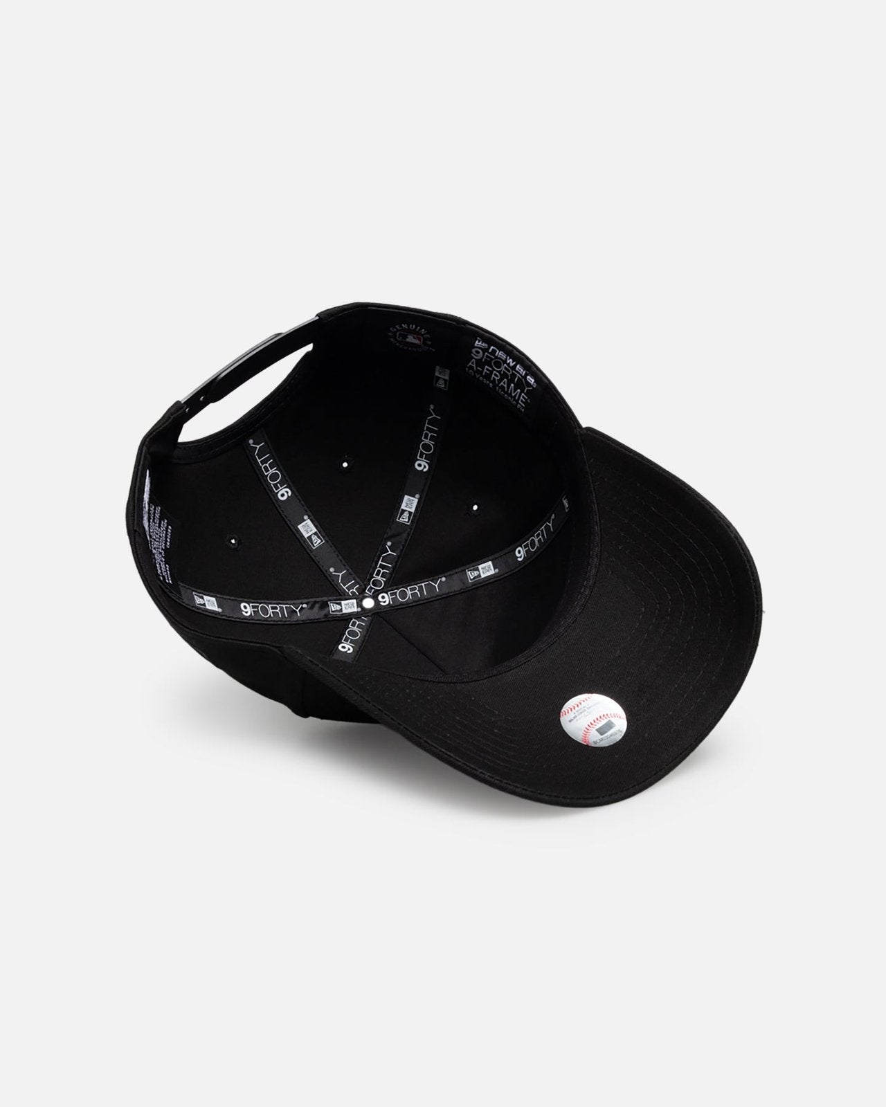 New York Yankees 9FORTY A-Frame Snapback - Black Metal Badge - Image 6