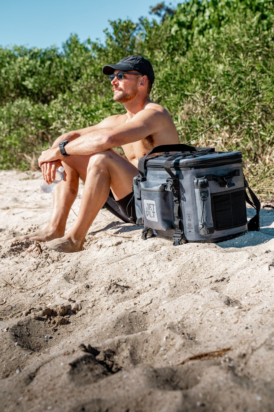 Venture Cooler Charcoal - Image 7