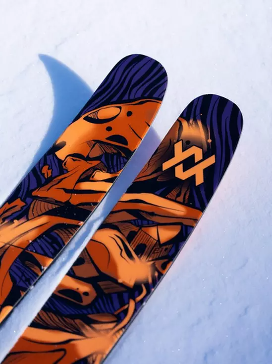 Revolt 121 Skis 2025