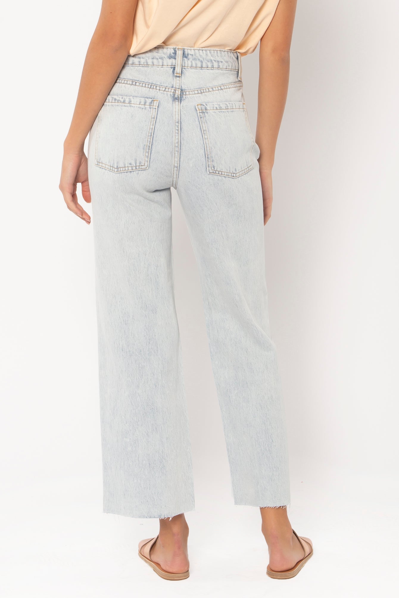 Amuse Society GABI CROP FLARE WVN DENIM PANT Sunfade wash