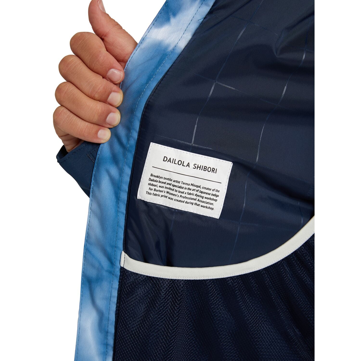 burton-lelah-snowboard-jacket-2021-blue-dailola-shibori-dress-blue