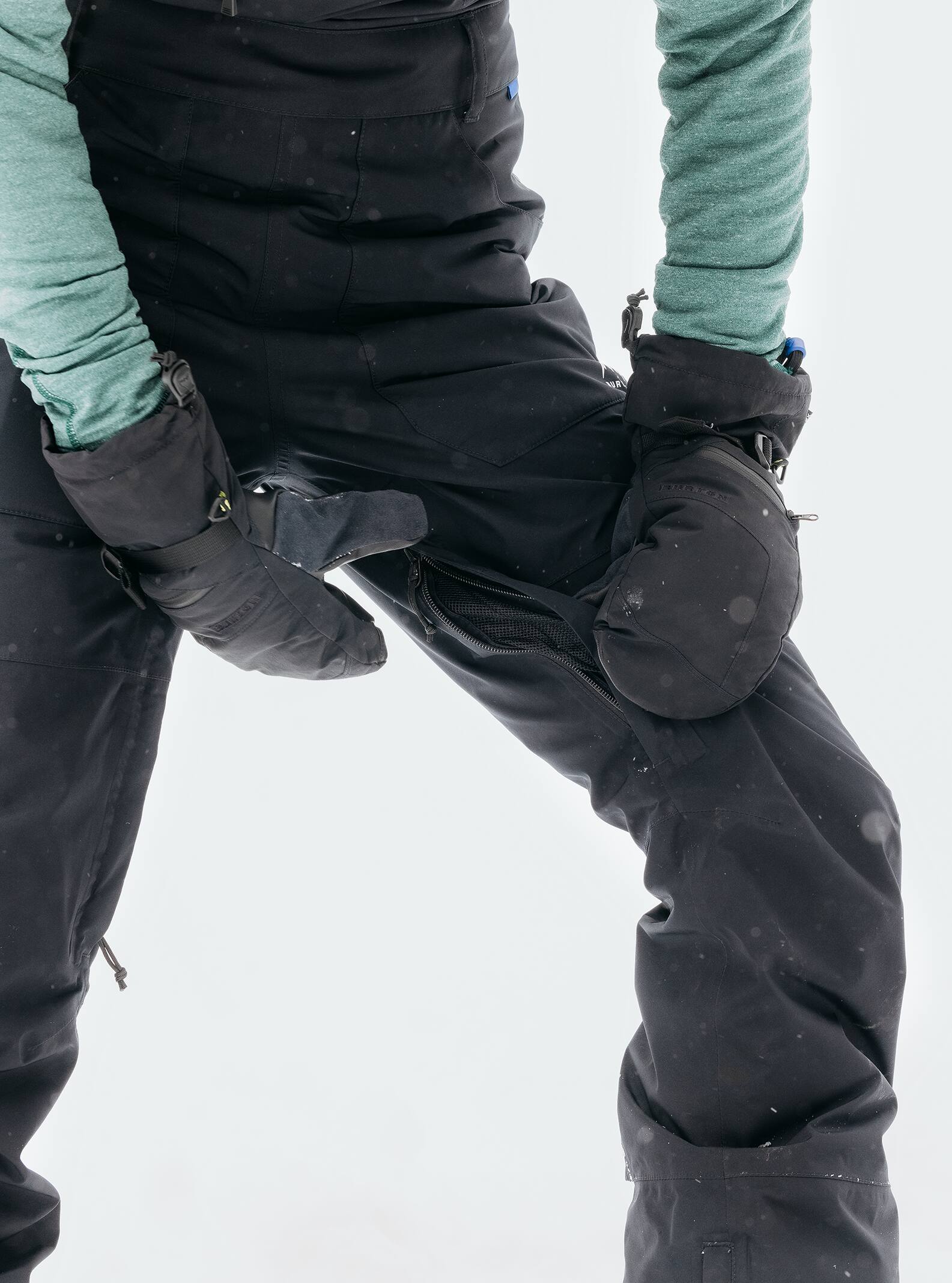 Burton Women's Burton Avalon GORE-TEX 2L Bib Pants True Black
