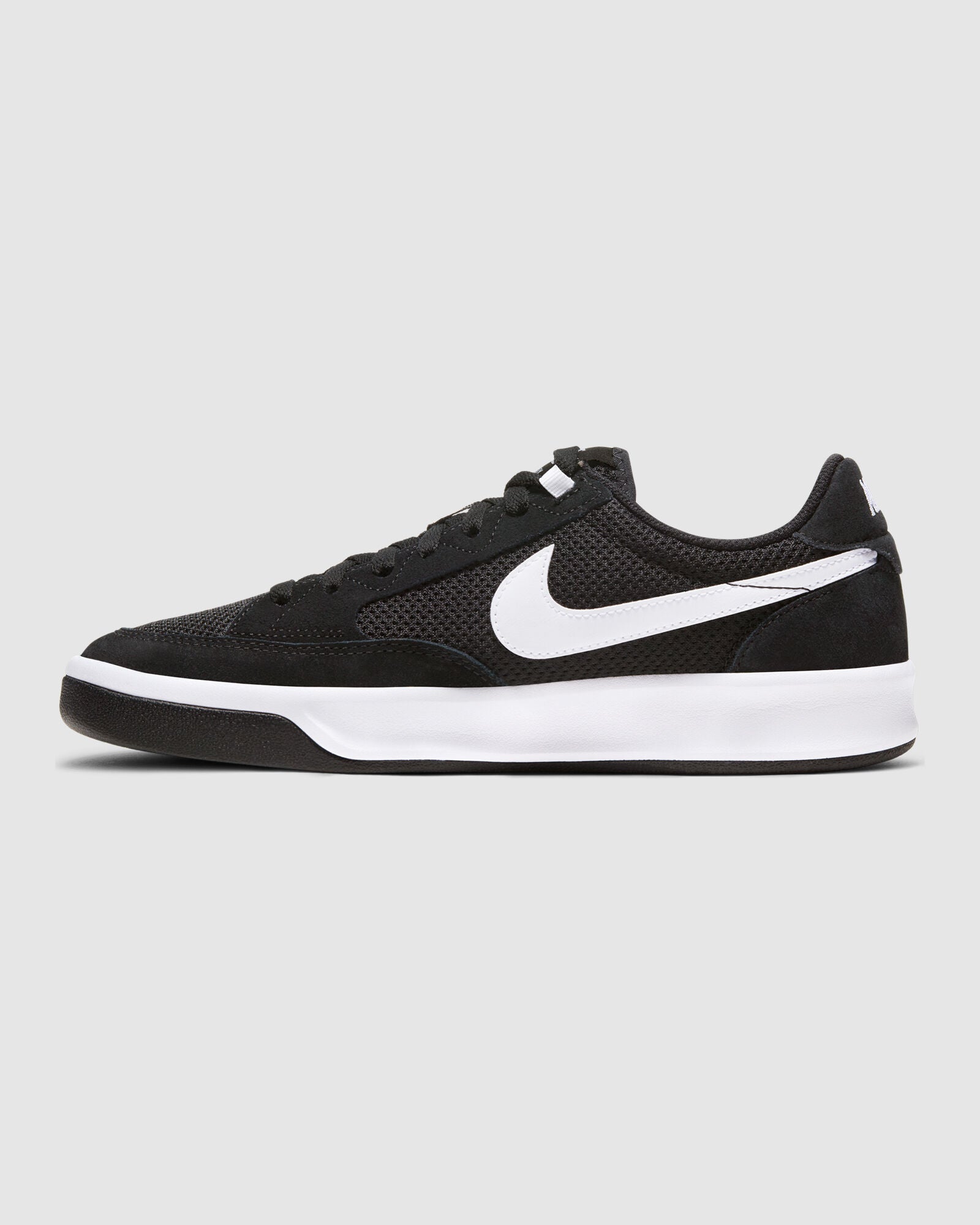 Nike SB Adversary