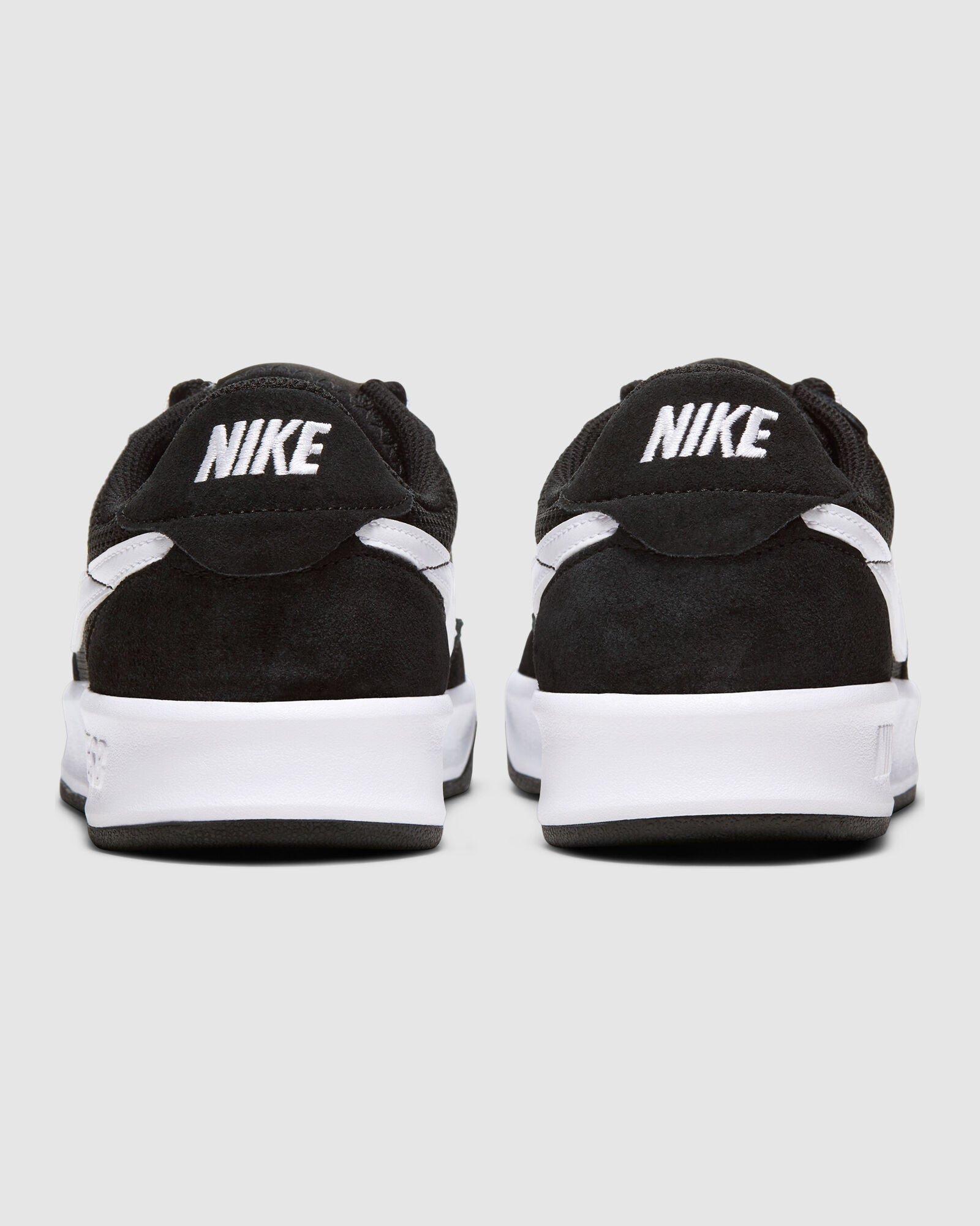 Nike SB Adversary
