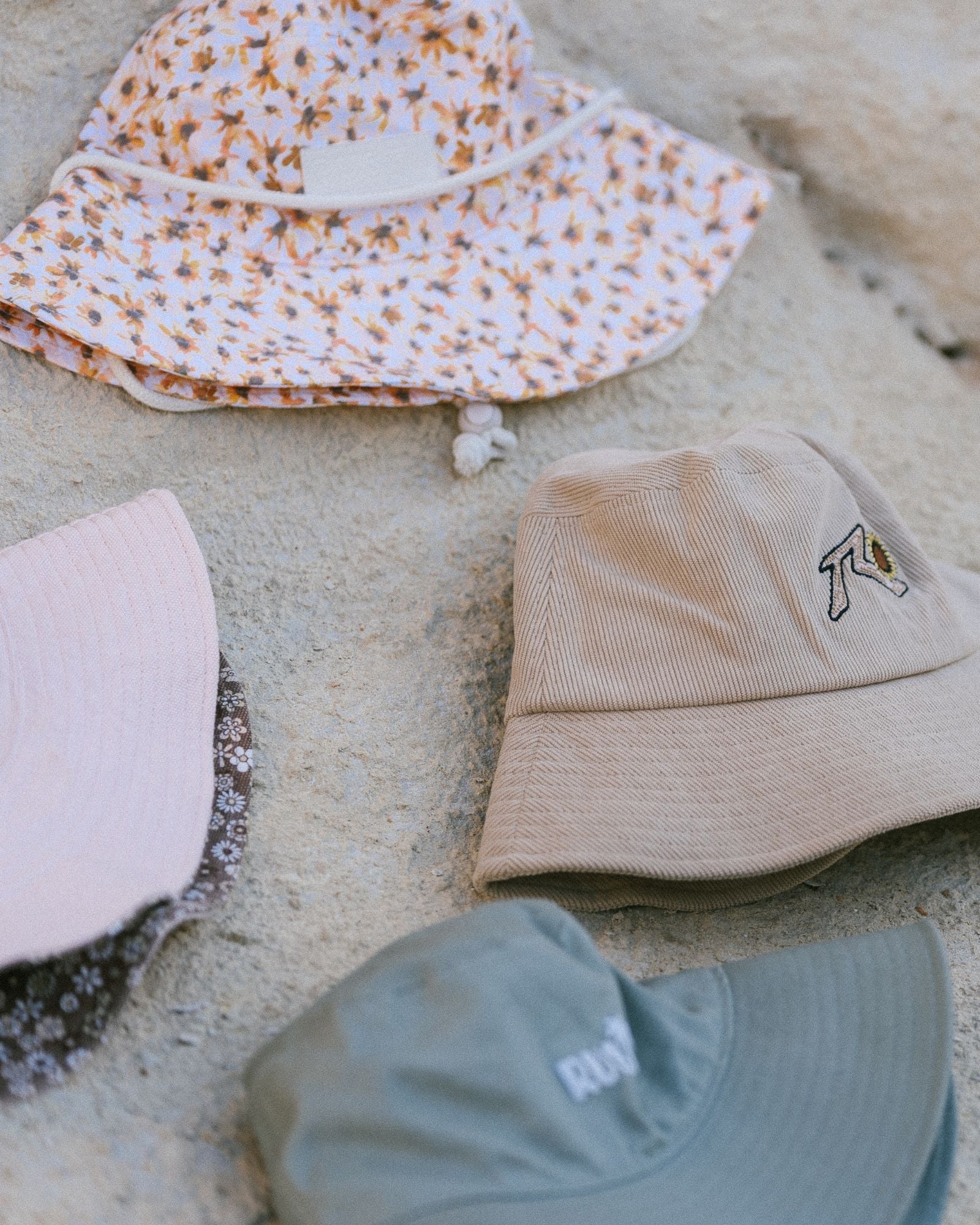 Rusty Meadow Bucket Hat OATMILK