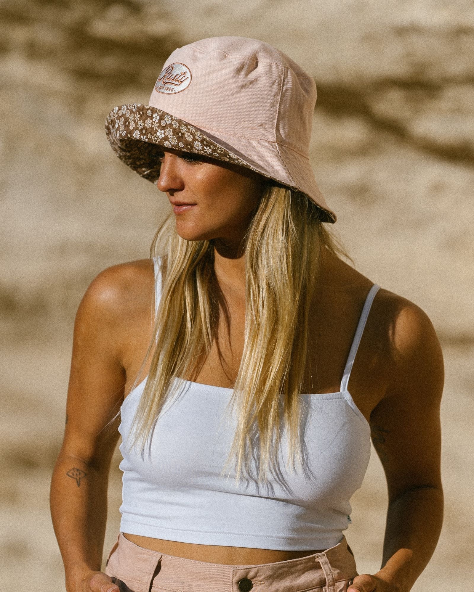 Rusty Vacay Time Reversible Bucket Hat VINTAGE PINK