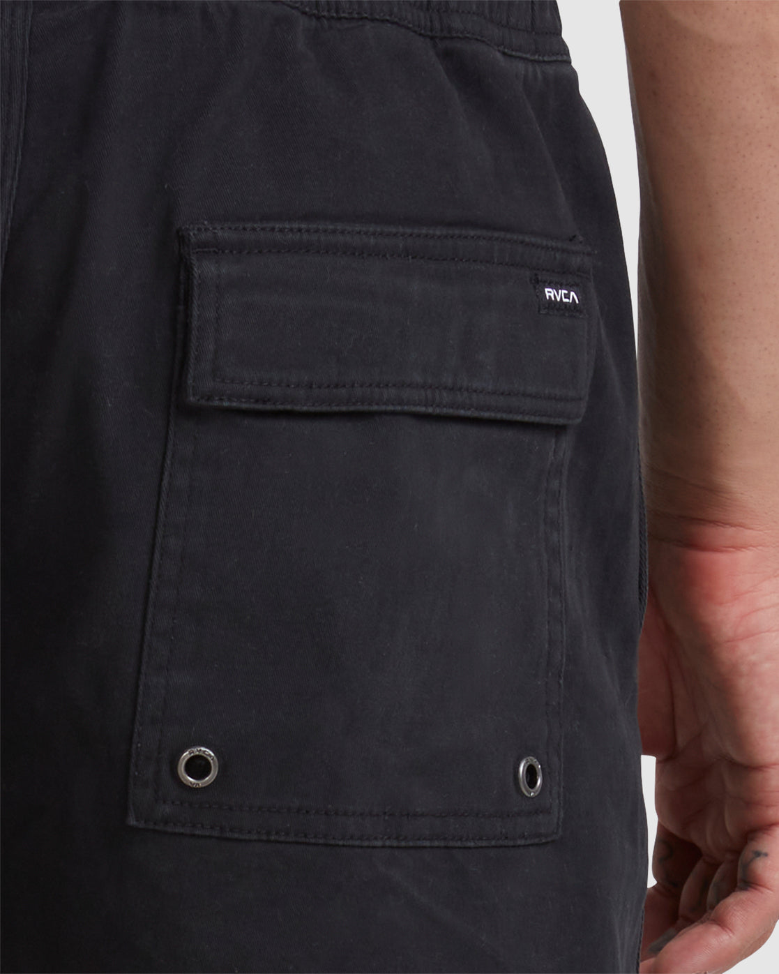 RVCA Escape Elastic Walkshorts 17” BLACK