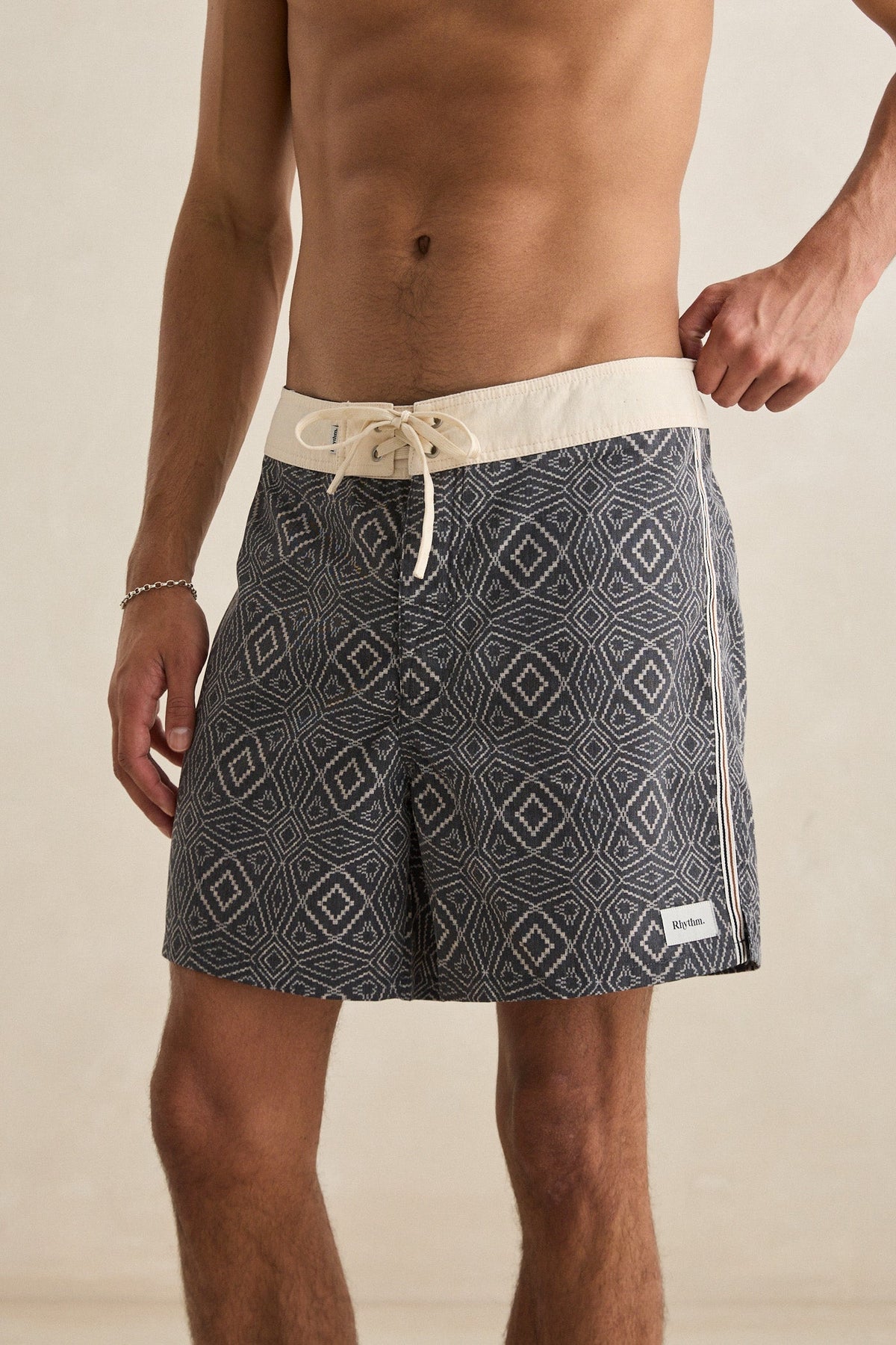 Mosaic Heritage Trunk Black Black - Image 3