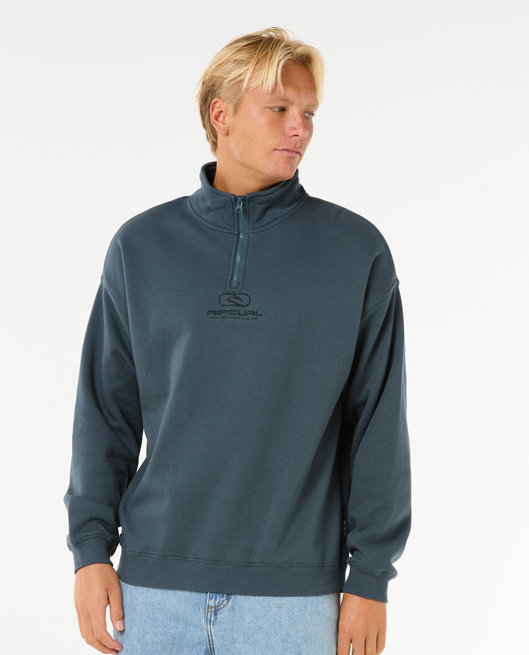 Pill Icon 1/4 Zip Crew