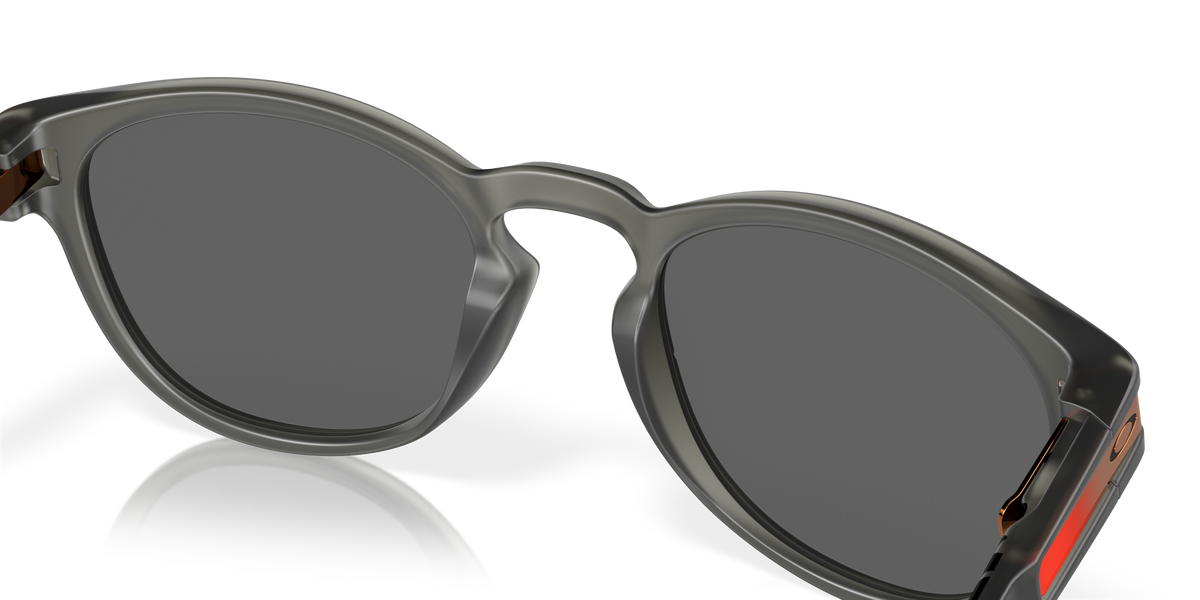 Latch Community Collection Sunglasses Matte Grey Smoke - Prizm Black Lens