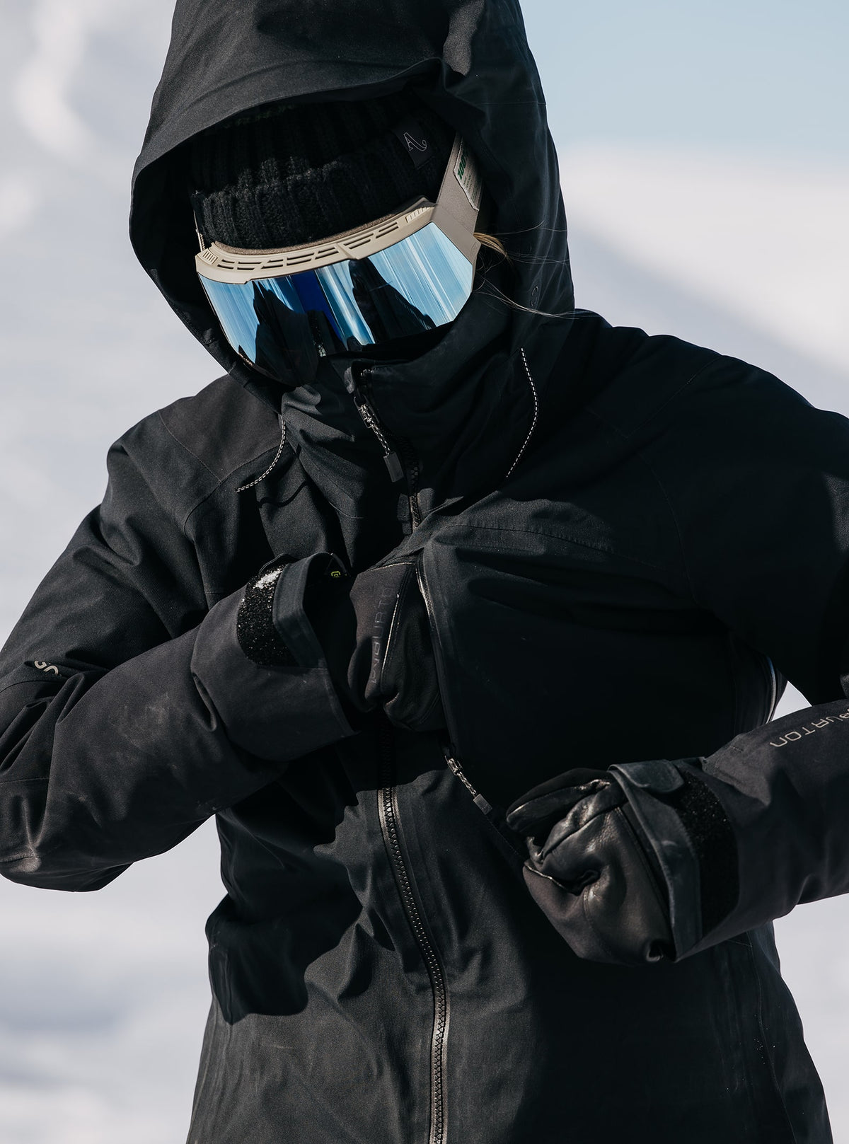 Women's [ak] Embark GORE-TEX 2L Snowboard Jacket