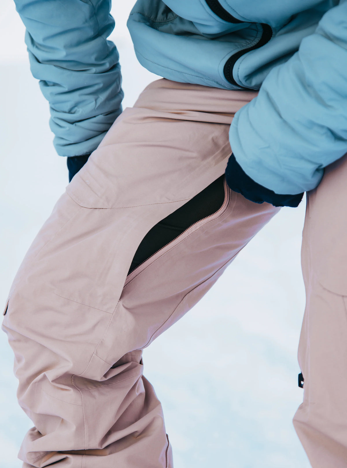 Womens [Ak] Summit Gore-Tex 2L Snowboard Pant Shadow Pink - Image 5