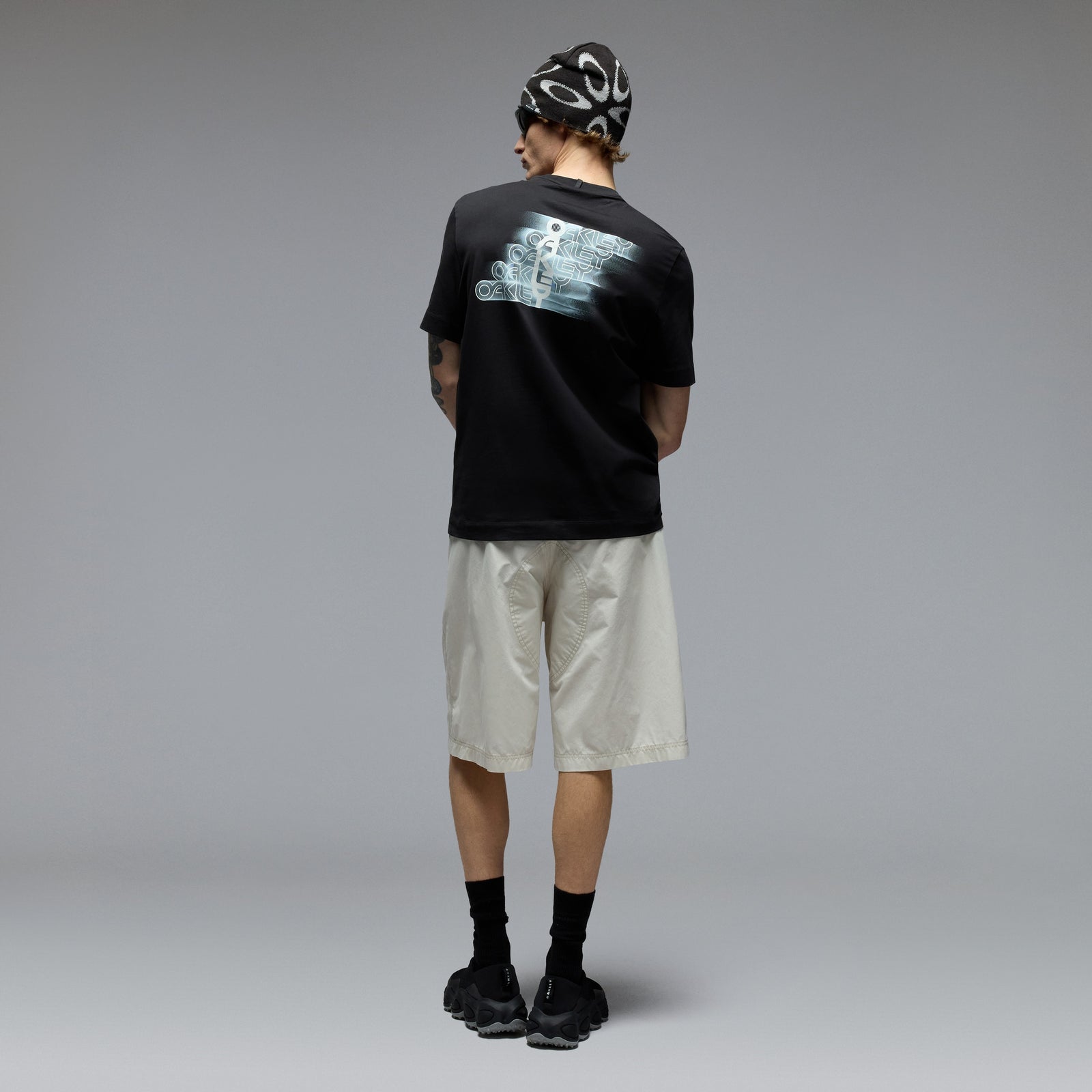 Stacked Flow Tee Pitch Black - Image 14