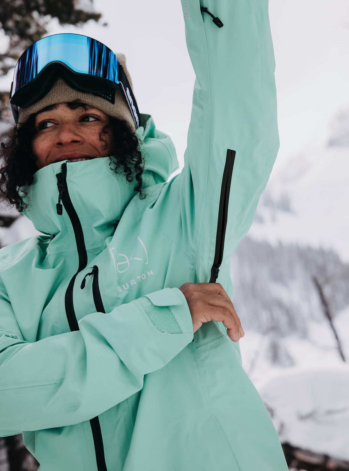 Women's [ak] Upshift GORE-TEX 2L Snowboard Jacket