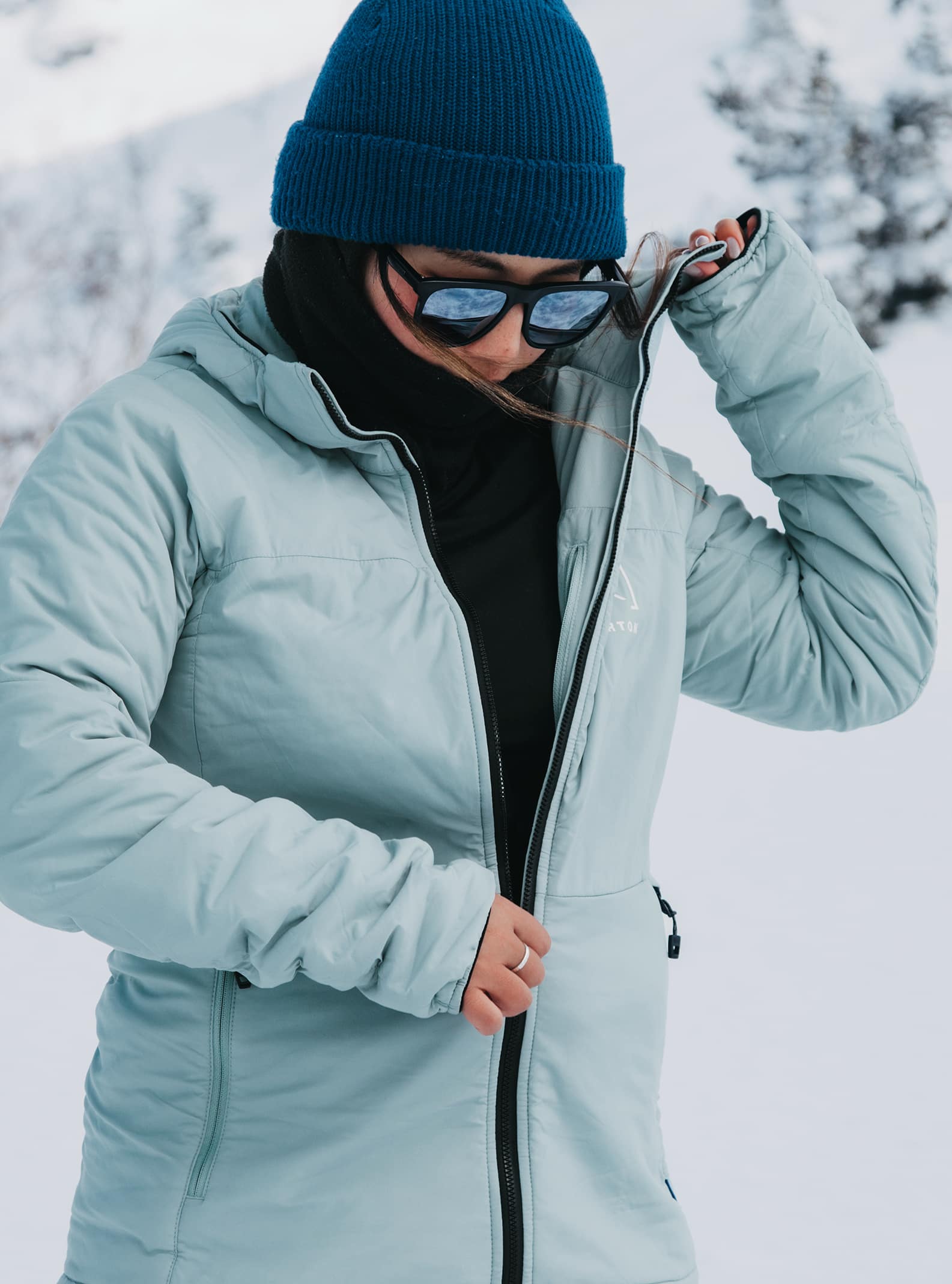 Women's [ak] Helium Hooded Stretch Insulated Jacket
