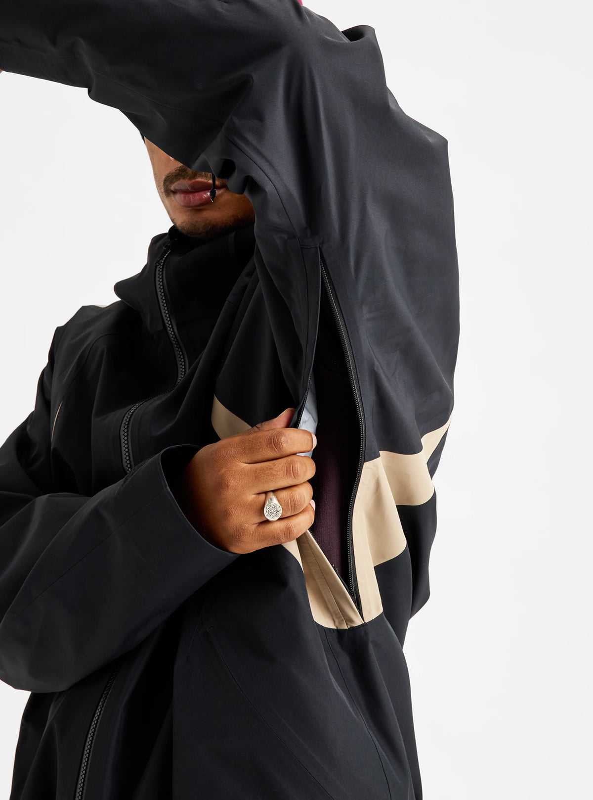 Futuretrust 3L Jacket True Black / Summit Taupe - Image 23