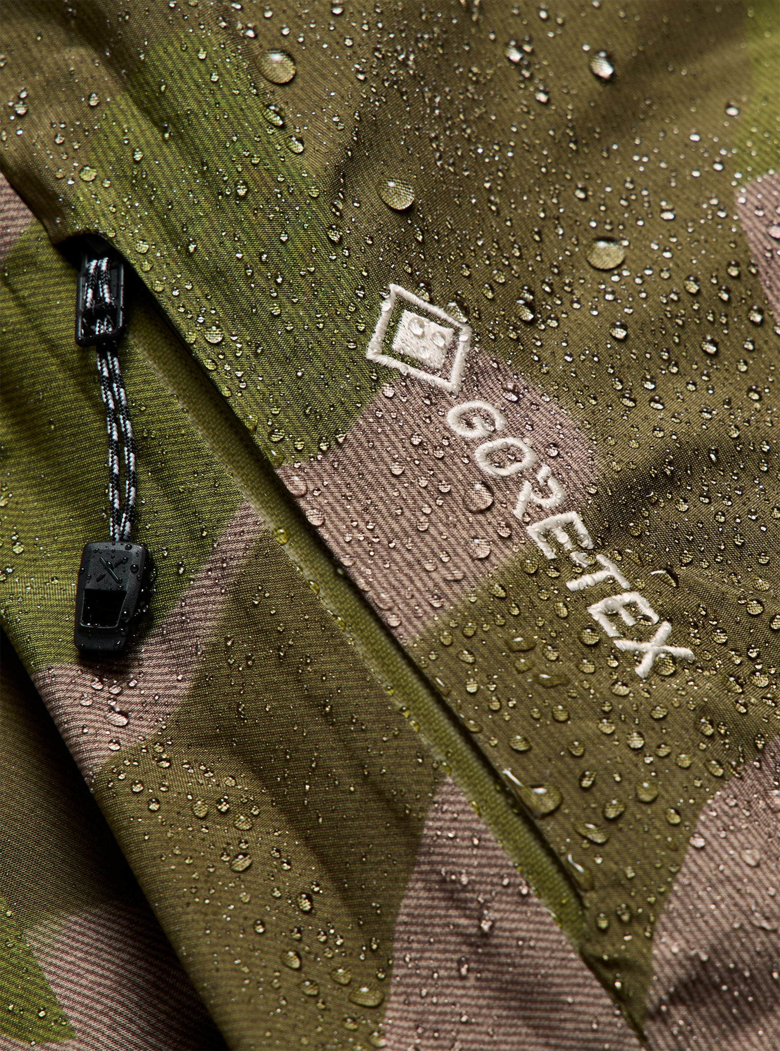 Mens [Ak] Swash Synthetic Insulated Gore-Tex 2L Jacket Keel Camo - Image 42