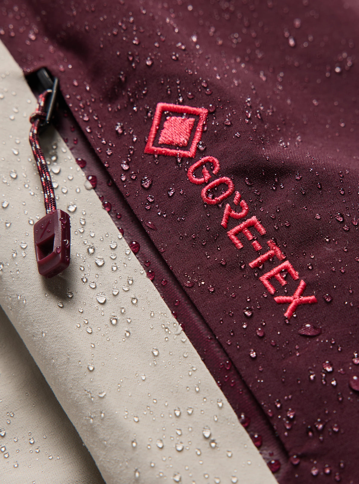 Womens [Ak] Swash Synthetic Insulated Gore-Tex 2L Jacket Rum Raisin / Chinchilla Gray - Image 25