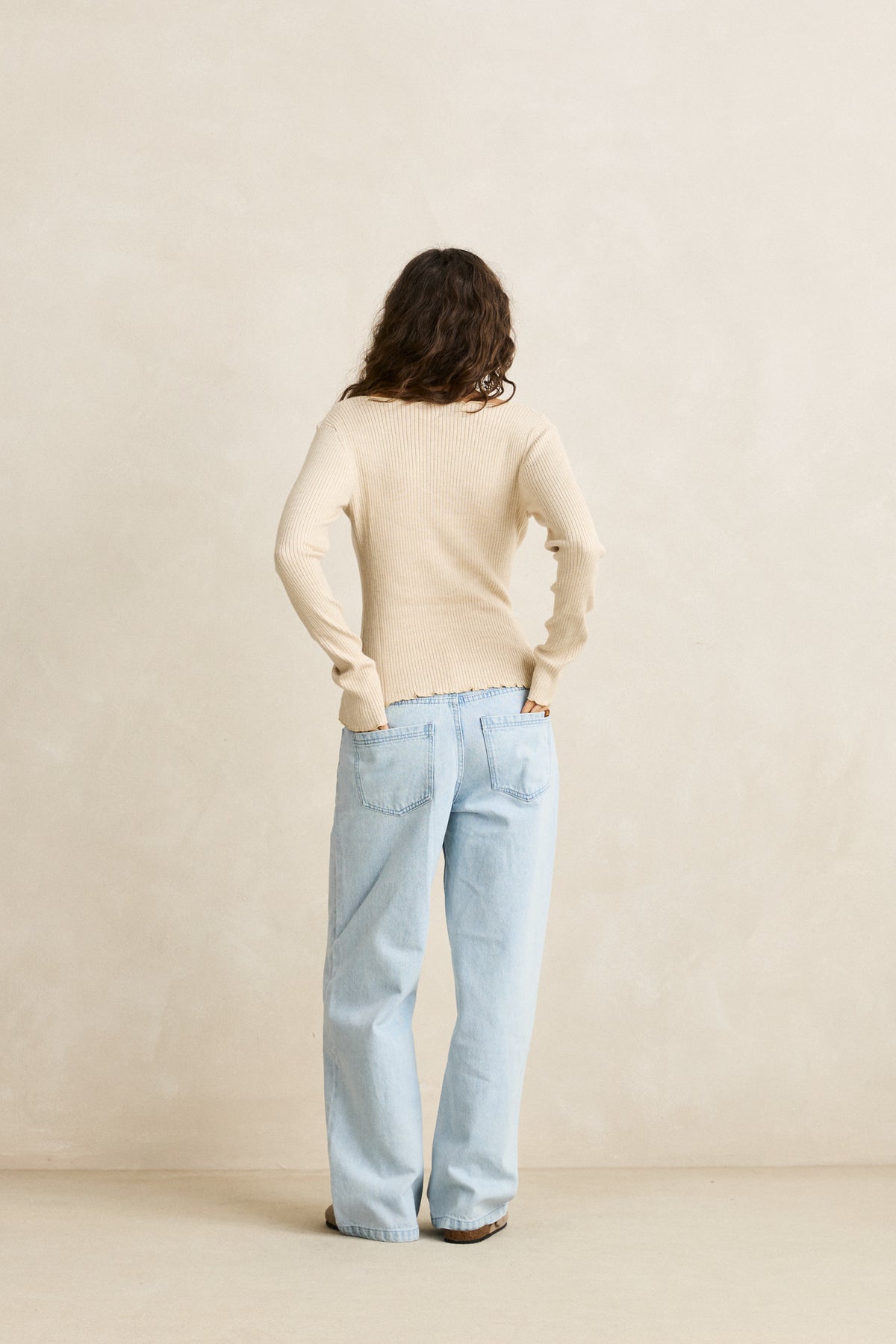 ESSENTIAL LONG SLEEVE KNIT TOP - Image 3