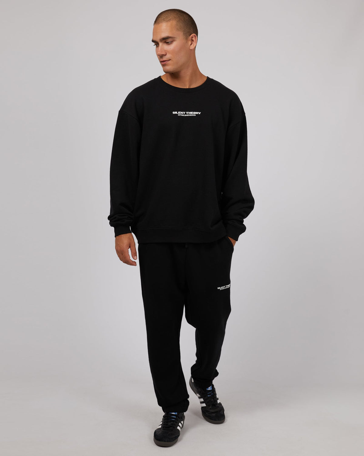 Essential Theory Crew Black Black - Image 3