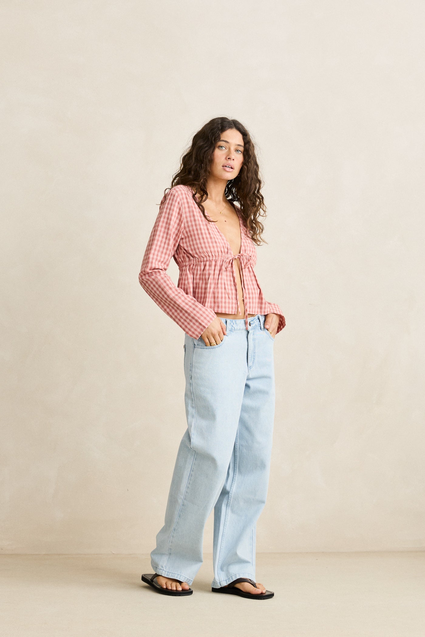 ESSENTIAL JEAN - Image 4