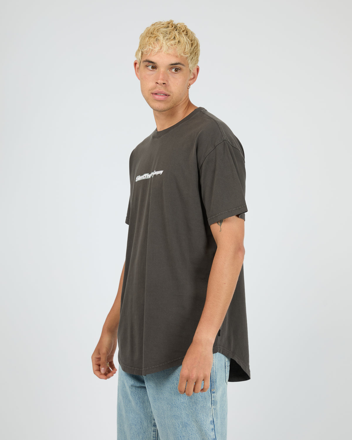 RAIDER SCOOP TEE - Image 4