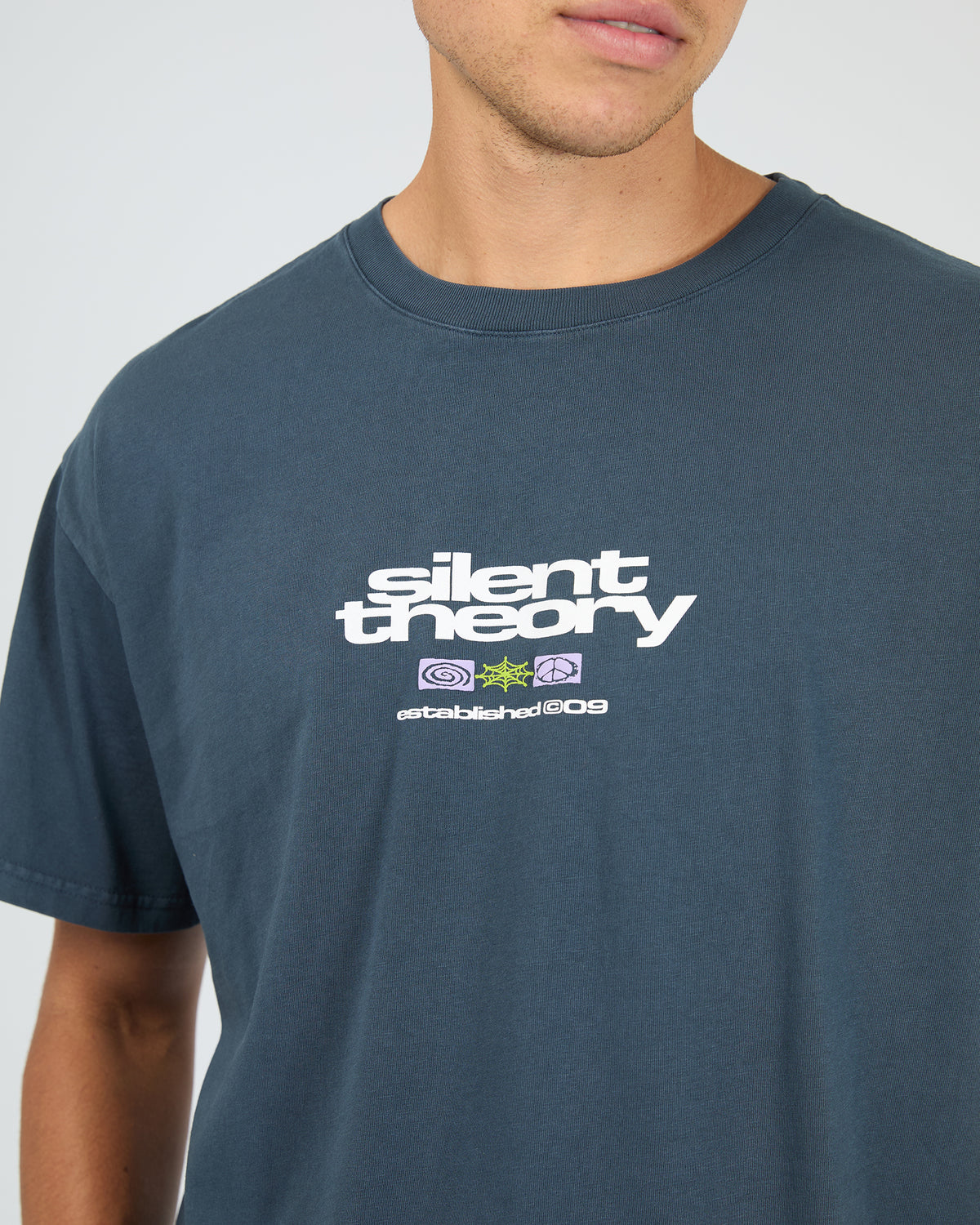 RIOT SCOOP TEE - Image 5