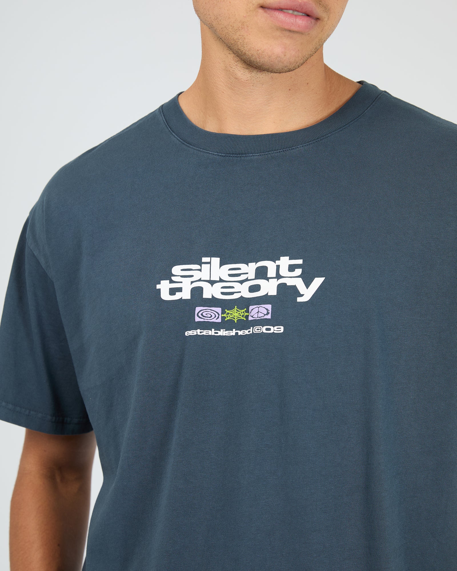 RIOT SCOOP TEE - Image 5