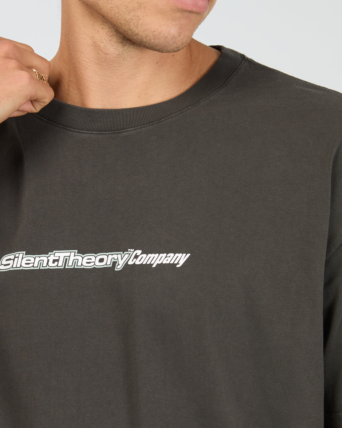 RAIDER SCOOP TEE - Image 5