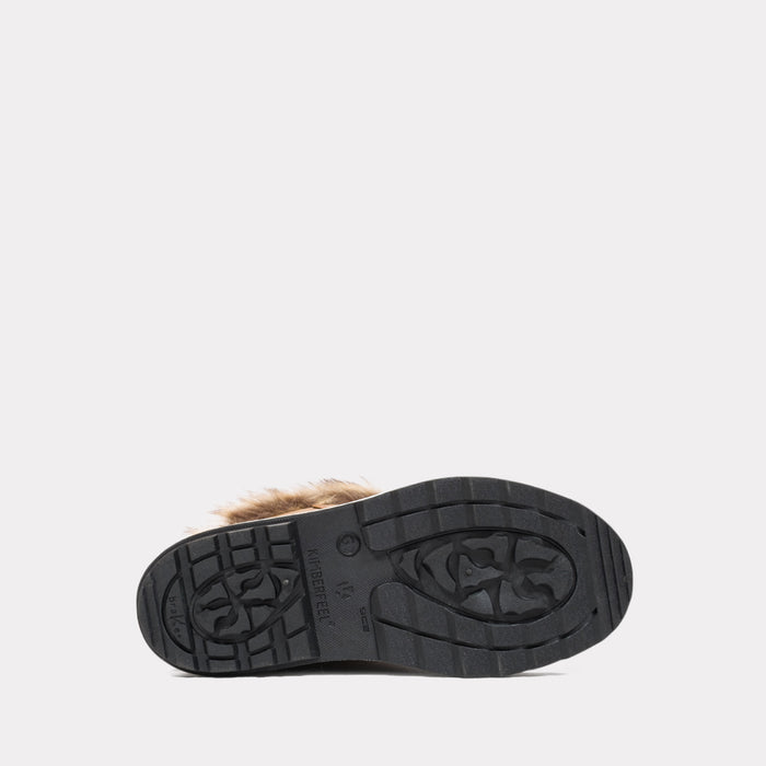 Adriana 2 Apre Boots