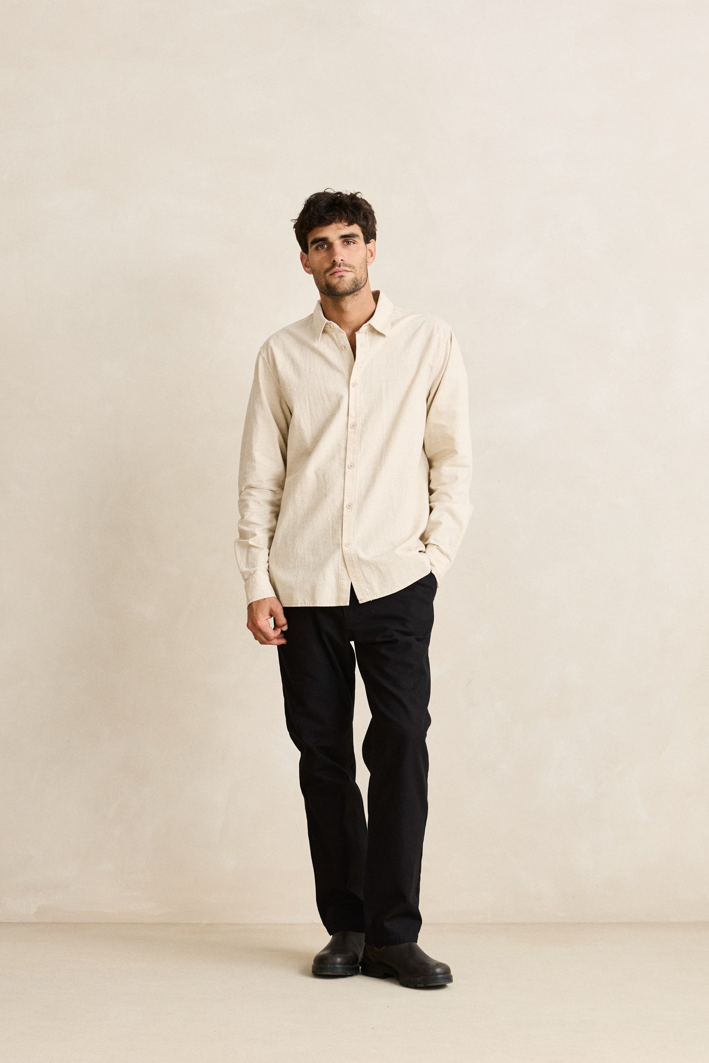 Mens Classic Linen Dress Shirt Sanddune - Image 2