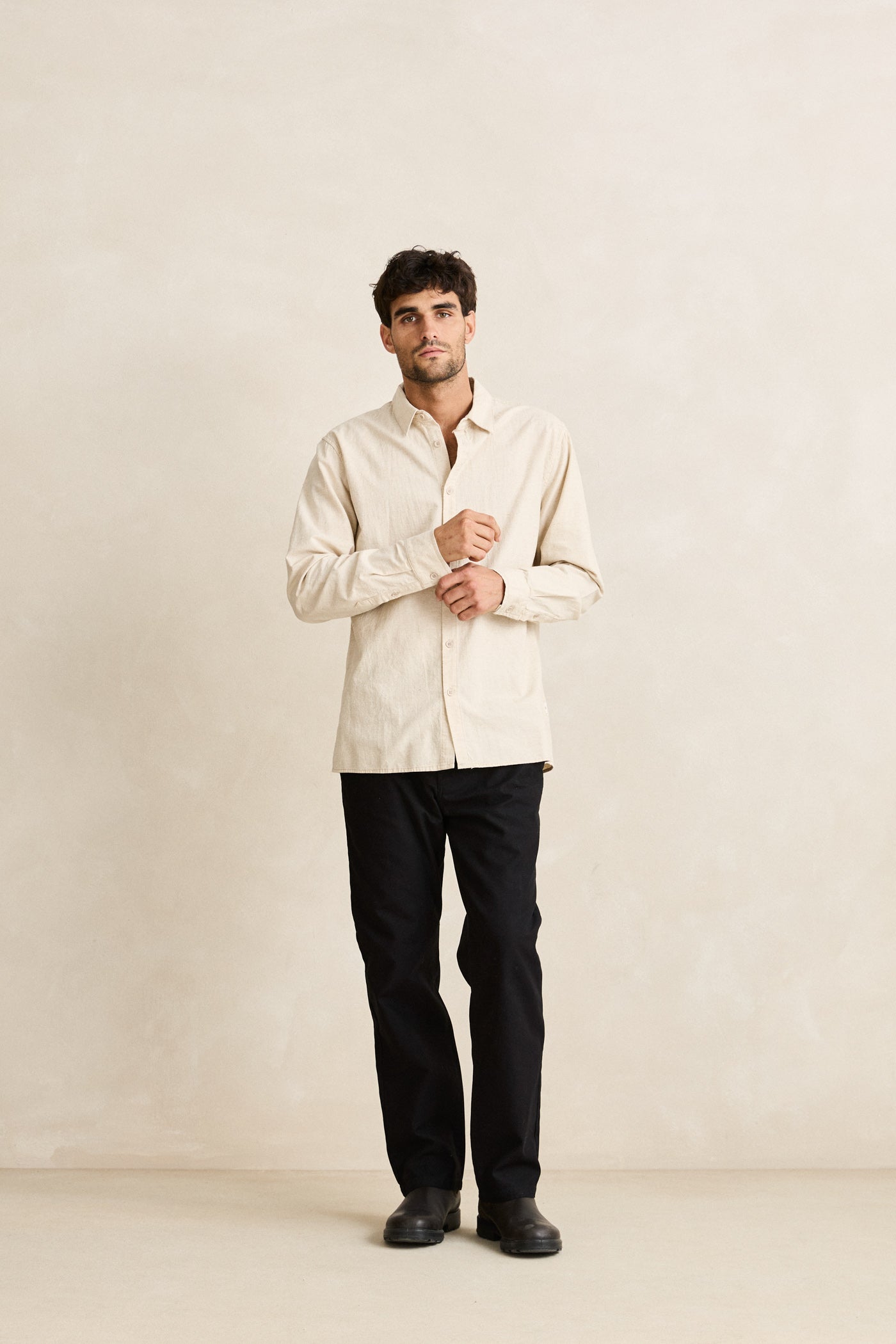 Mens Classic Linen Dress Shirt Sanddune - Image 3