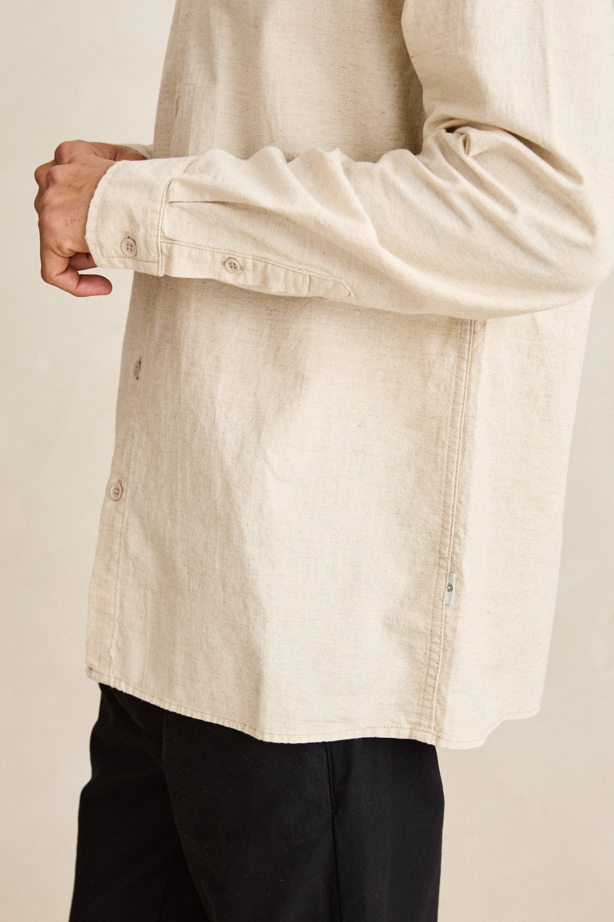 Mens Classic Linen Dress Shirt Sanddune - Image 6