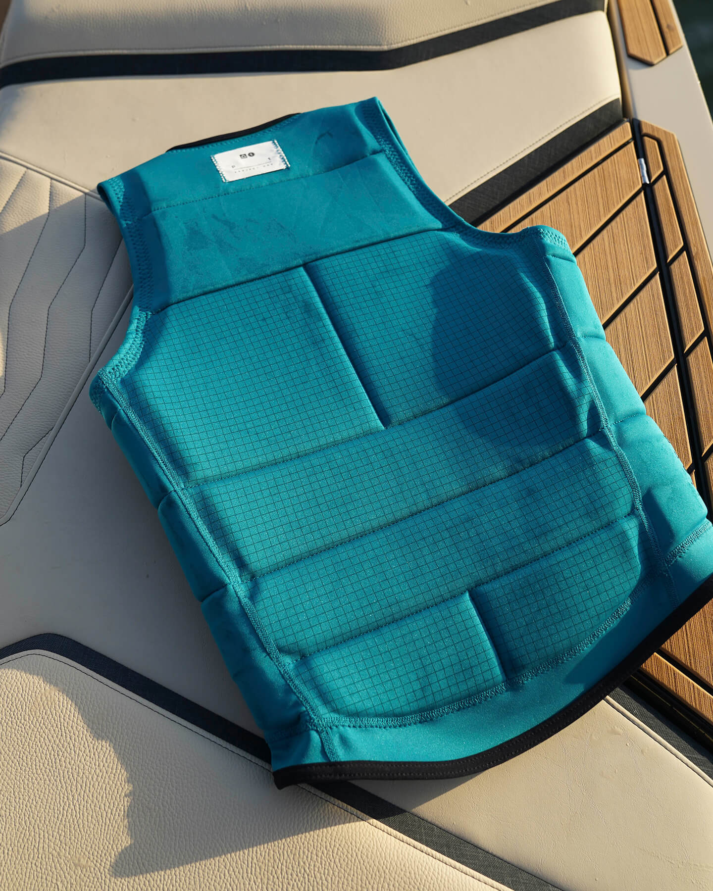 P1 Traction Life Jacket Black - Image 4