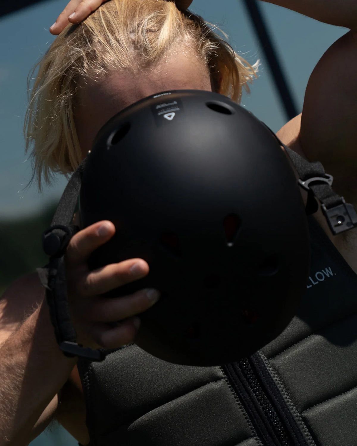 Pro Helmet Matte Black - Image 11
