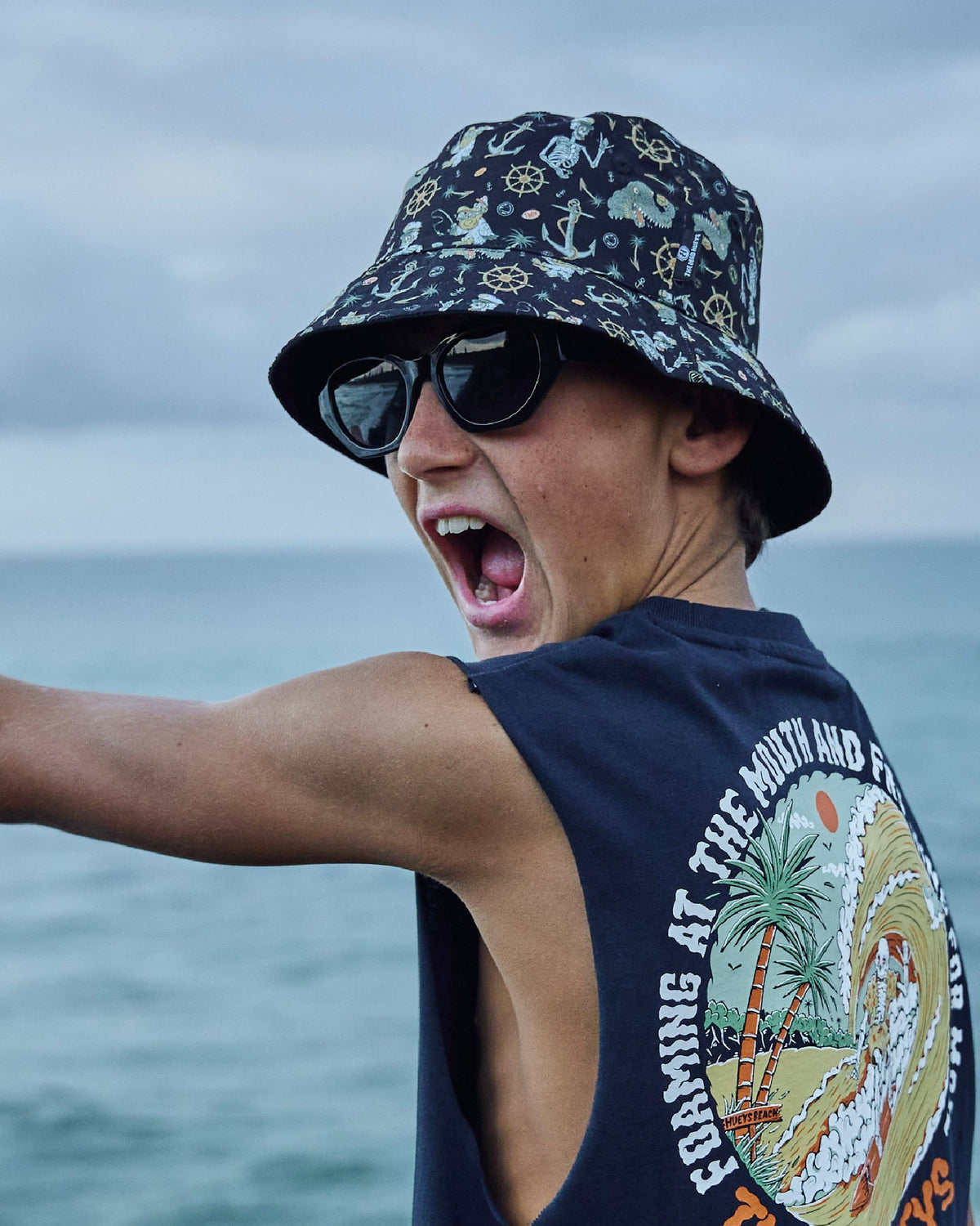 CROC CAPTAIN YOUTH REVERSIBLE BUCKET HAT